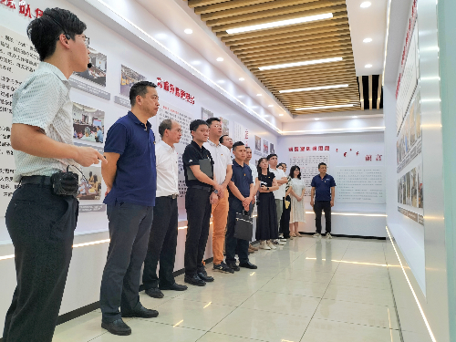 （20240801）党建信息20：市公路事务中心召开2024年党建工作推进会暨“四强”党支部学习经验交流座谈会.doc_1