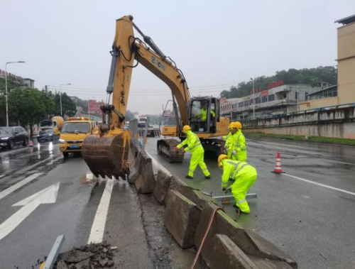 （20240820）东莞市公路事务中心应急保障党支部建强“四驱”引擎 锻造全面过硬“应急铁军”.doc_6