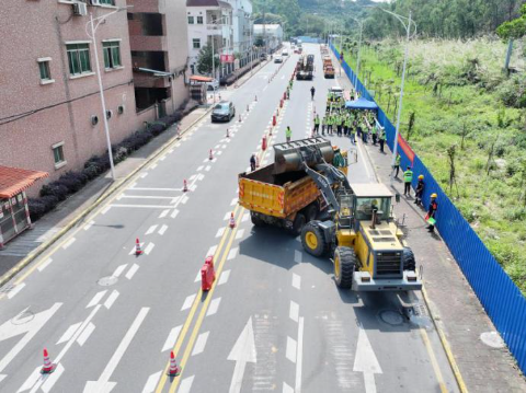 厉兵秣马战汛期  道路抢险练真功.docx_5