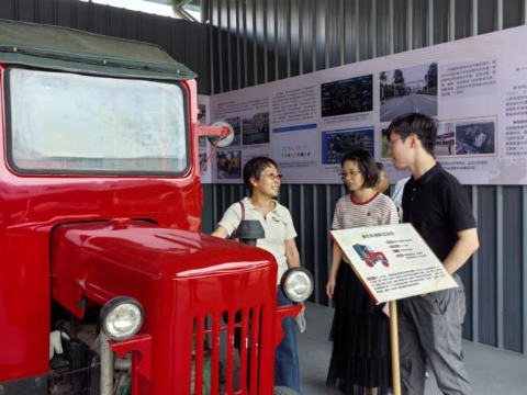 市公路事务中心离退休第一党支部开展深入贯彻中央八项规定精神学习教育主题党课活动.docx_2