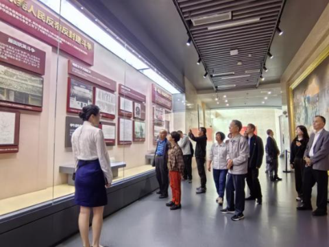 (20251114报老干局)银发沐春风 “六好”践初心——市公路事务中心离退休第一党支部开展学习贯彻党的二十届四中全会精神主题党日活动.docx_1